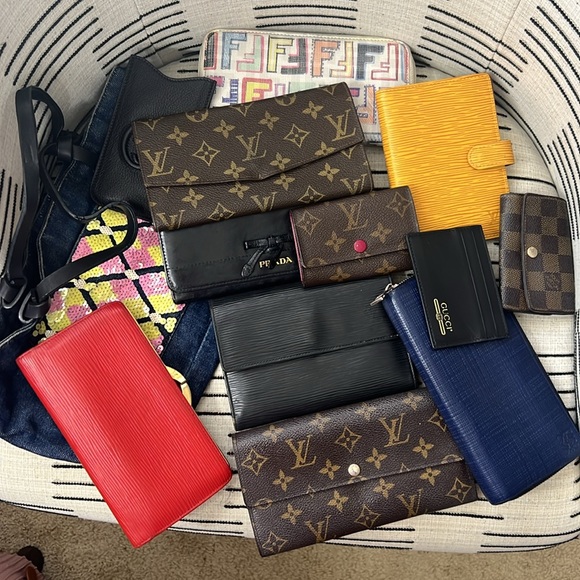 Poshmark live notification - Picture 4 of 5